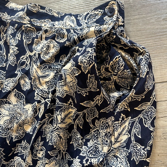 Floral maxi skirt - Picture 3 of 3